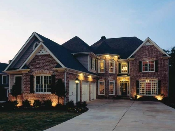 In a short paragraph, explain 3 things that you like about this home.-example-1