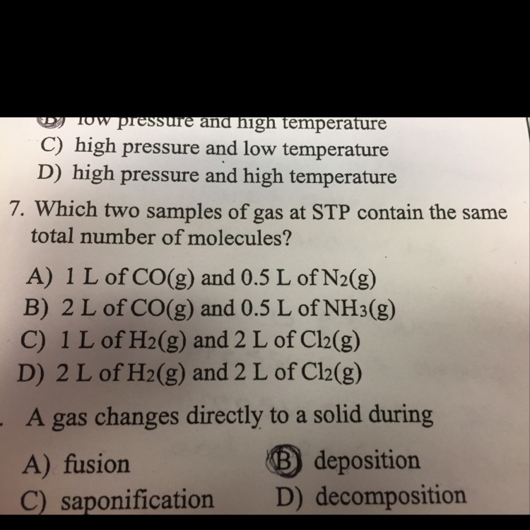 Which two samples of gas at STP contain the same total number of molecules?-example-1