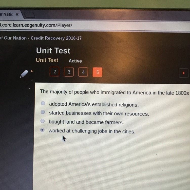 The majority of people who immigrated to America in the late 1800s and early 1900s-example-1