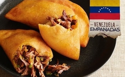 Algunos de los platos que puedes comer en la Isla Margarita son: Mate y facturas Empanadas-example-1