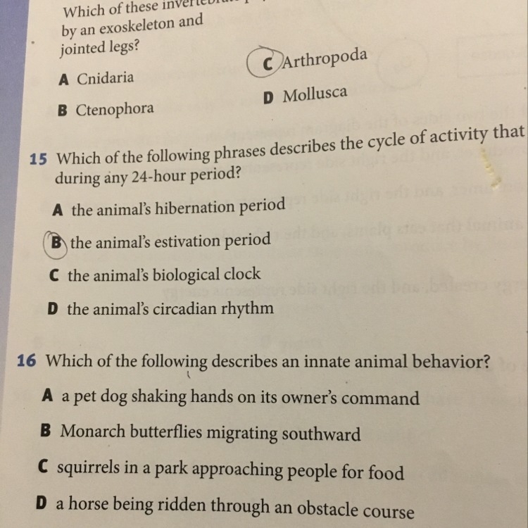 Which of the following describes an innate animal behavior-example-1