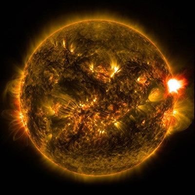 Which layer of the sun is responsible for producing the light shown in the picture-example-1