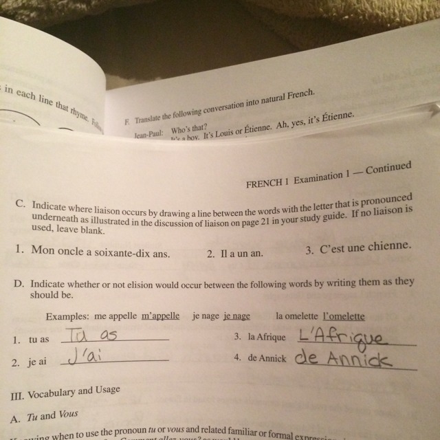 More Points!!! Answer number C- indicate where a liaison occurs with the letter that-example-1