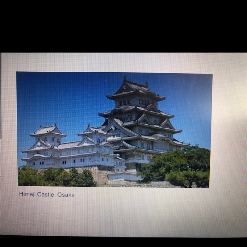 Which of the following is a characteristic of Japanese architecture as seen in Homero-example-1