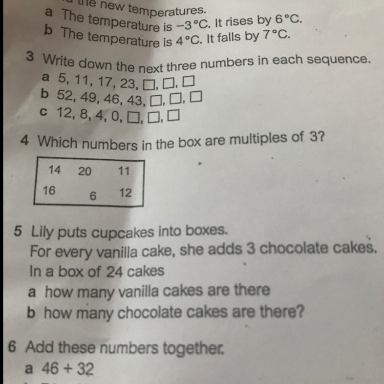 Question 5 please: Lili puts cupcakes into boxes . For every vanila cake , she adds-example-1