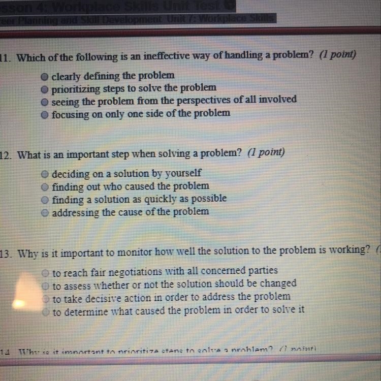 Need help on some questions.. easy points...-example-1