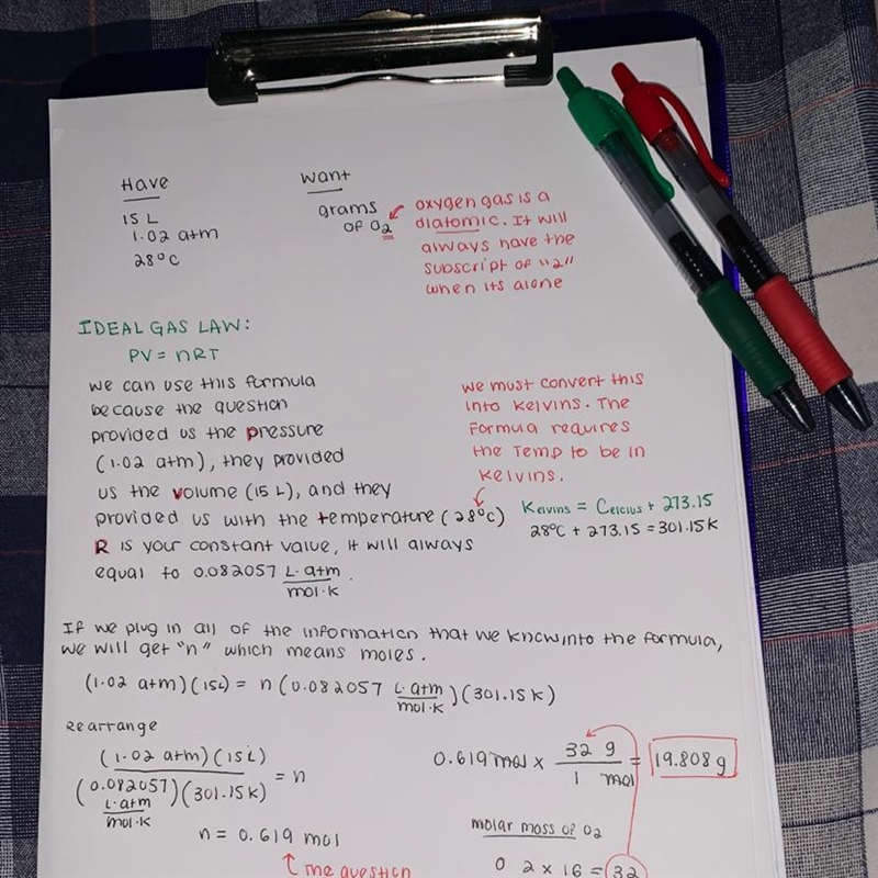 How many grams of oxygen gas are contained in a 15 L sample at 1.02 atm and 28oC?-example-1