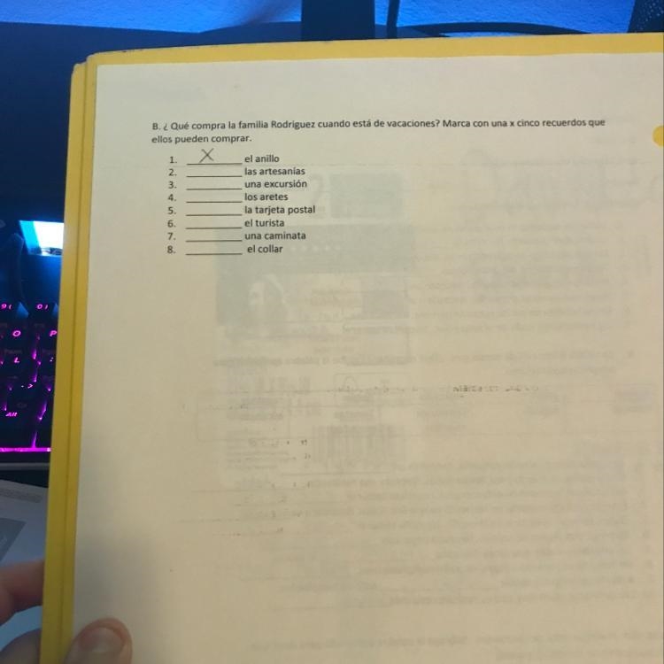 Need help with these two sections of questions please! Spanish is not my best subject-example-1