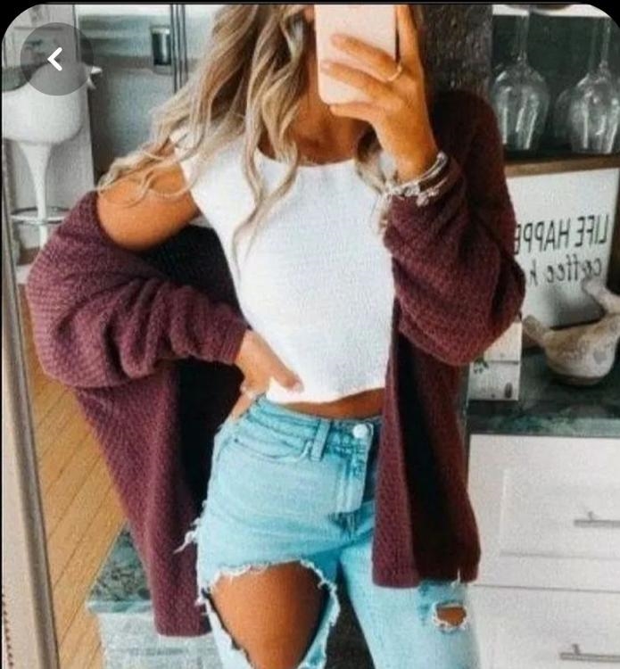 Outfit ideas pretty please I would like outfit ideas and hair ideas pretty please-example-1