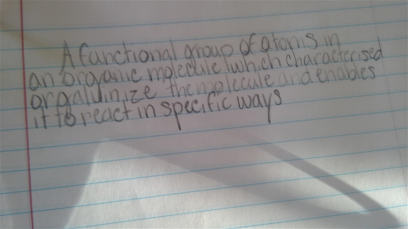 How is functional group different from homologous series?​-example-1