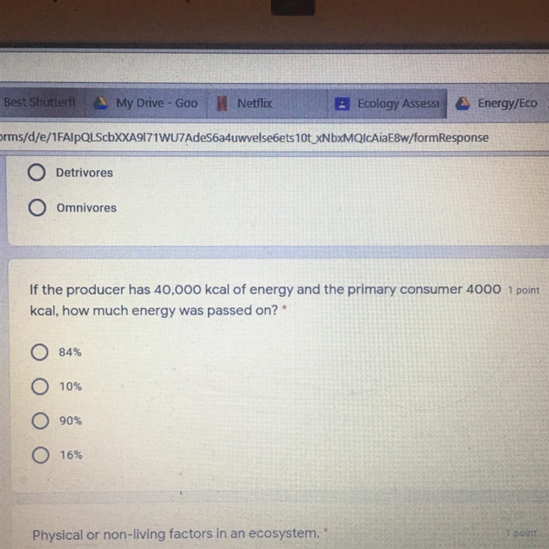 If the producer has 40,000 kcal of energy and the primary consumer 4000 1 point kcal-example-1