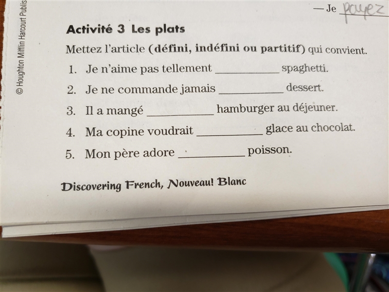 French 2 help?? I translated the question, but I don't understand what it wants me-example-1