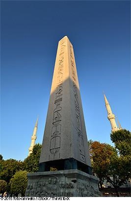 The object in the following image was likely built: to honor fallen Aksum warriors-example-1