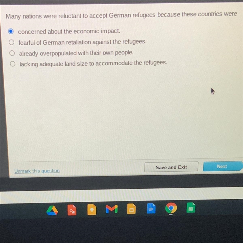 15 POINTS I NEED RIGHT ANSWERS Many nations were reluctant to accept German refugees-example-1