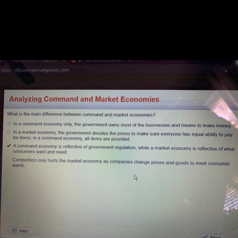 What is the main difference between command and market economies?-example-1