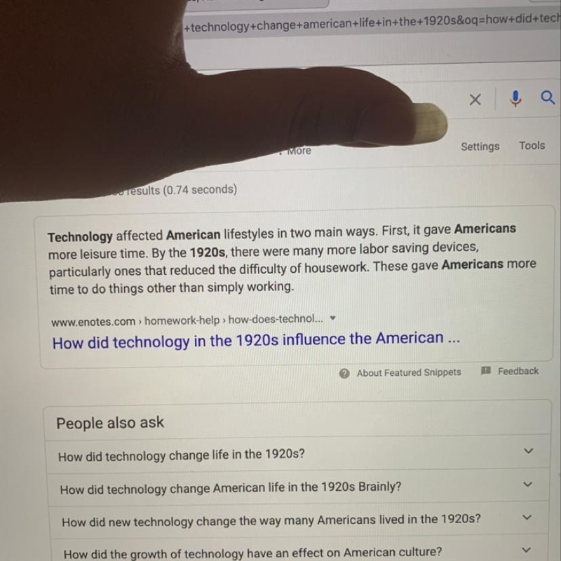 How did technology change American life in the 1920s?-example-1