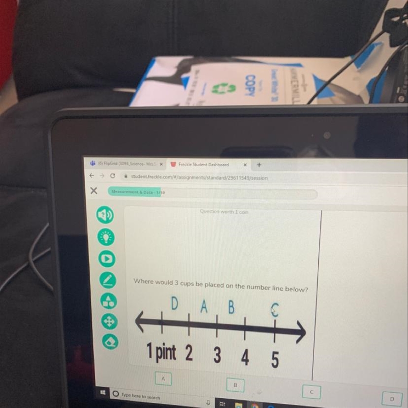 Where would 4 cups be placed on the number line-example-1