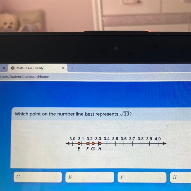 Which point on the number line best represents 10? i need the answer QUICKKK!!!-example-1