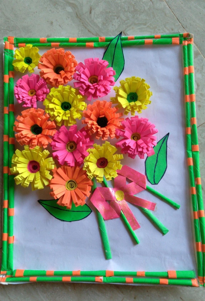 Paper craft wall hanging how is it ?​-example-1