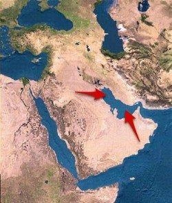 The arrows on this map are pointing to what body of water a.Red sea b. Arabian sea-example-1