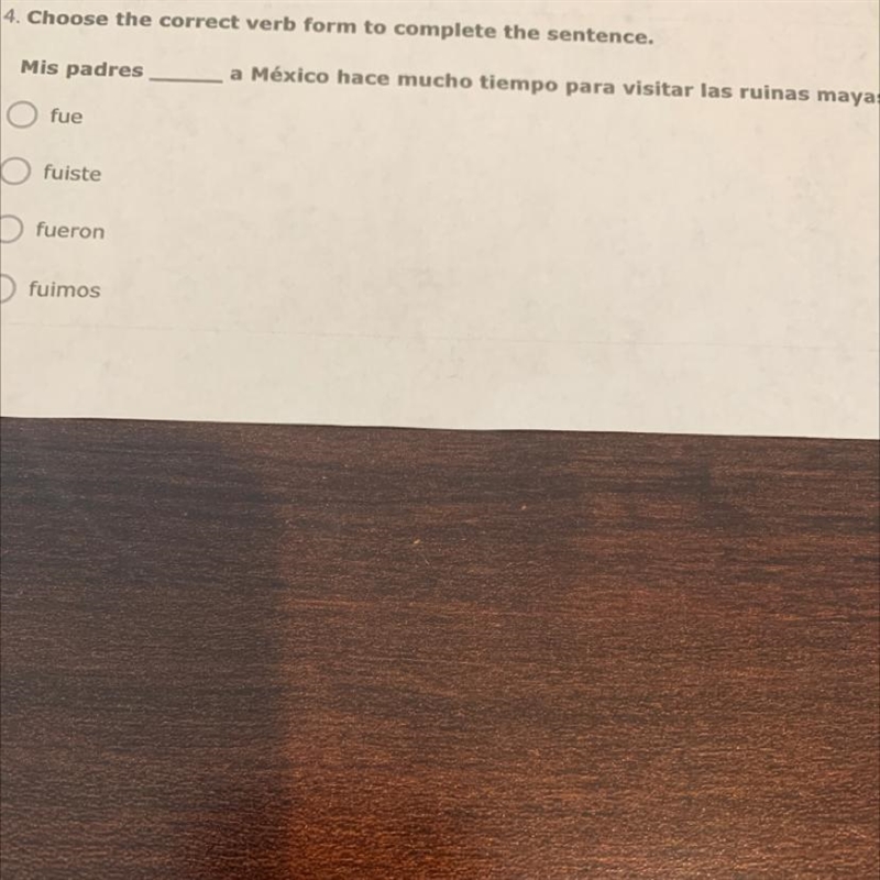 4. Choose the correct verb form to complete the sentence. Mis padres a México hace-example-1