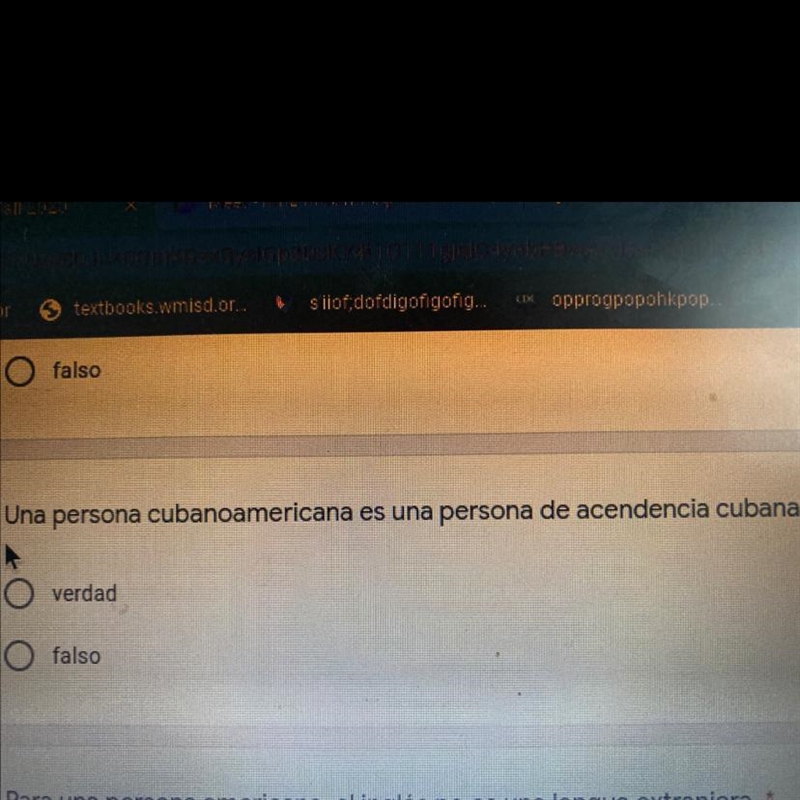 Una persona cubanoamericana es una persona de acendencia cubana. * verdad falso-example-1