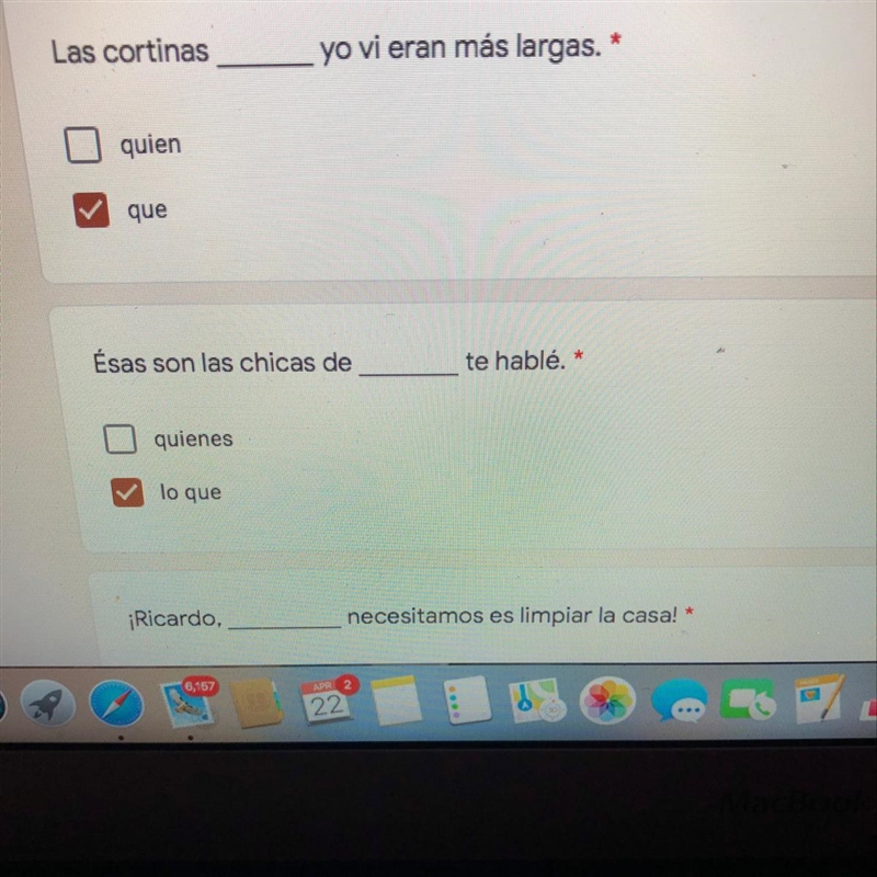 Las cortinas yo vi eran más largas-example-1