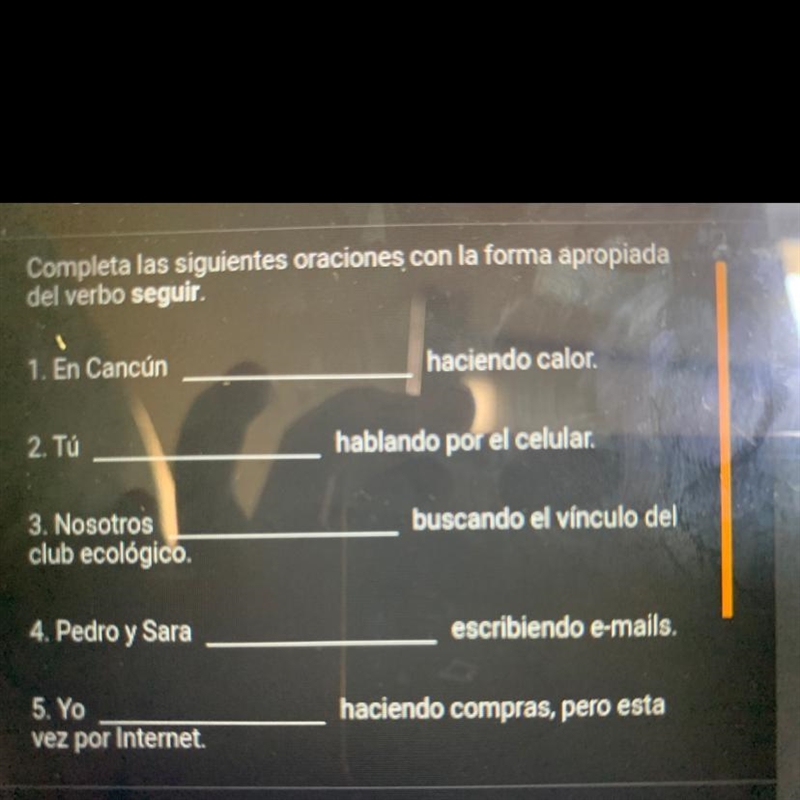 Completa las siguientes oraciones con la forma apropiada del verbo seguir. 1. En Canc-example-1