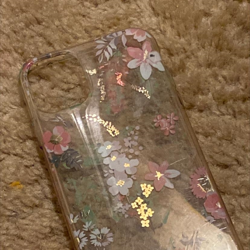 How do I get this design off My case I hate it-example-1