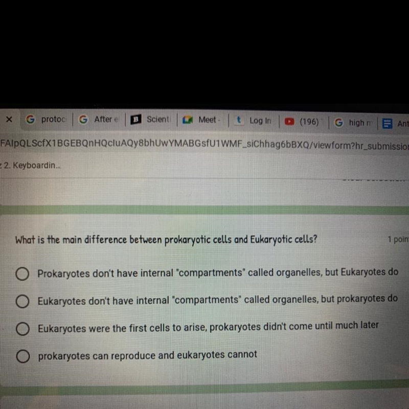 What is the main difference between prokaryotic cells and Eukaryotic cells? 1 point-example-1