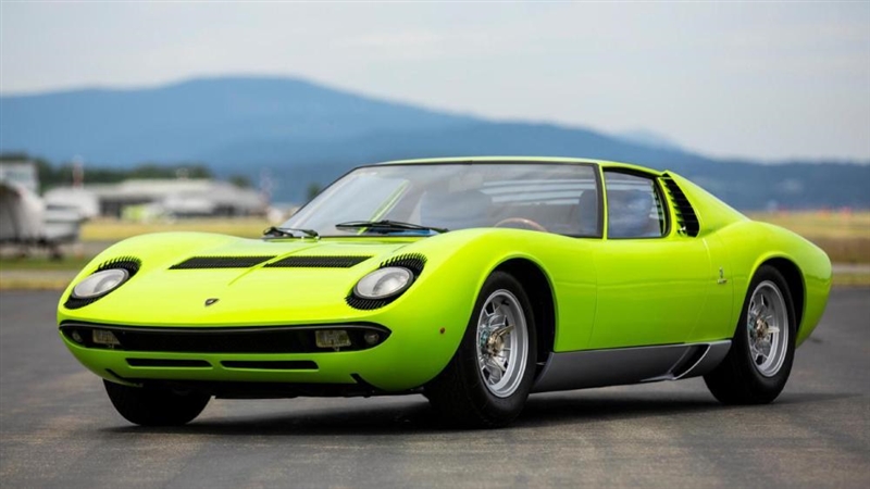 Write your first impression of the Lamborghini Miura.-example-1