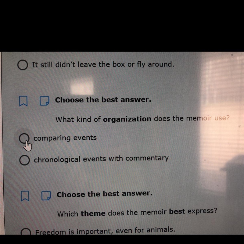 What kind of organization does the memoir use? comparing events chronological events-example-1