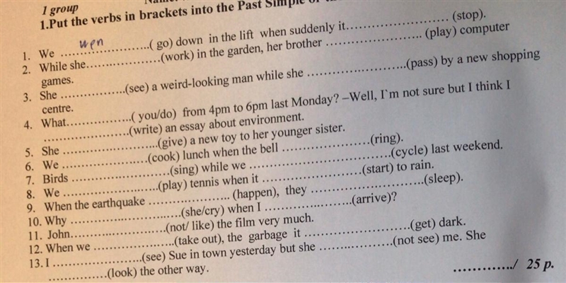 Put the verbs in brackets into the past simple or the past continues HELPPPP FASTTTT-example-1