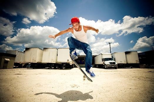 Frank is skating with his friends. His nonverbal communication is sending several-example-1