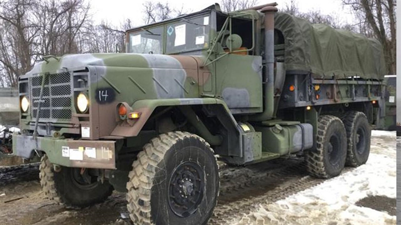 This is what i got in the back of my truck- can you name my truck and quad brand including-example-1