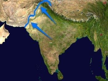 What river is labeled on this map (A) Indus River (B) Ganges River (C) Euphrates River-example-1