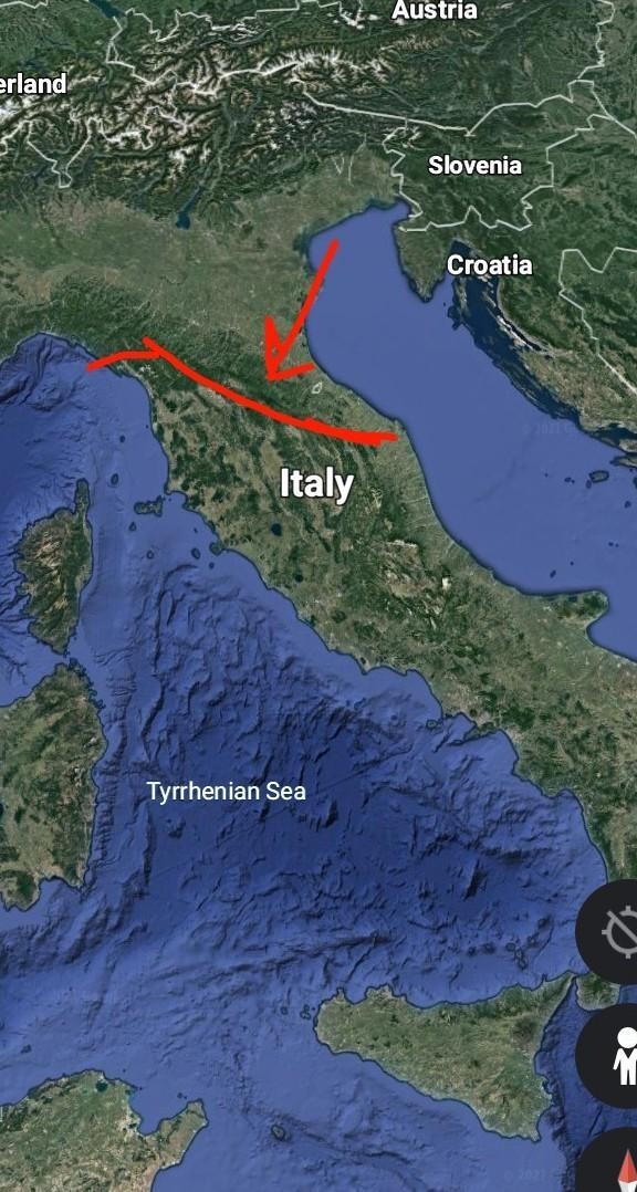 What mountain range forms the Italian Peninsula’s northern border? the Italian Alps-example-1