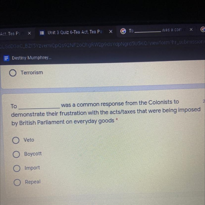 U 2 points To was a common response from the Colonists to demonstrate their frustration-example-1