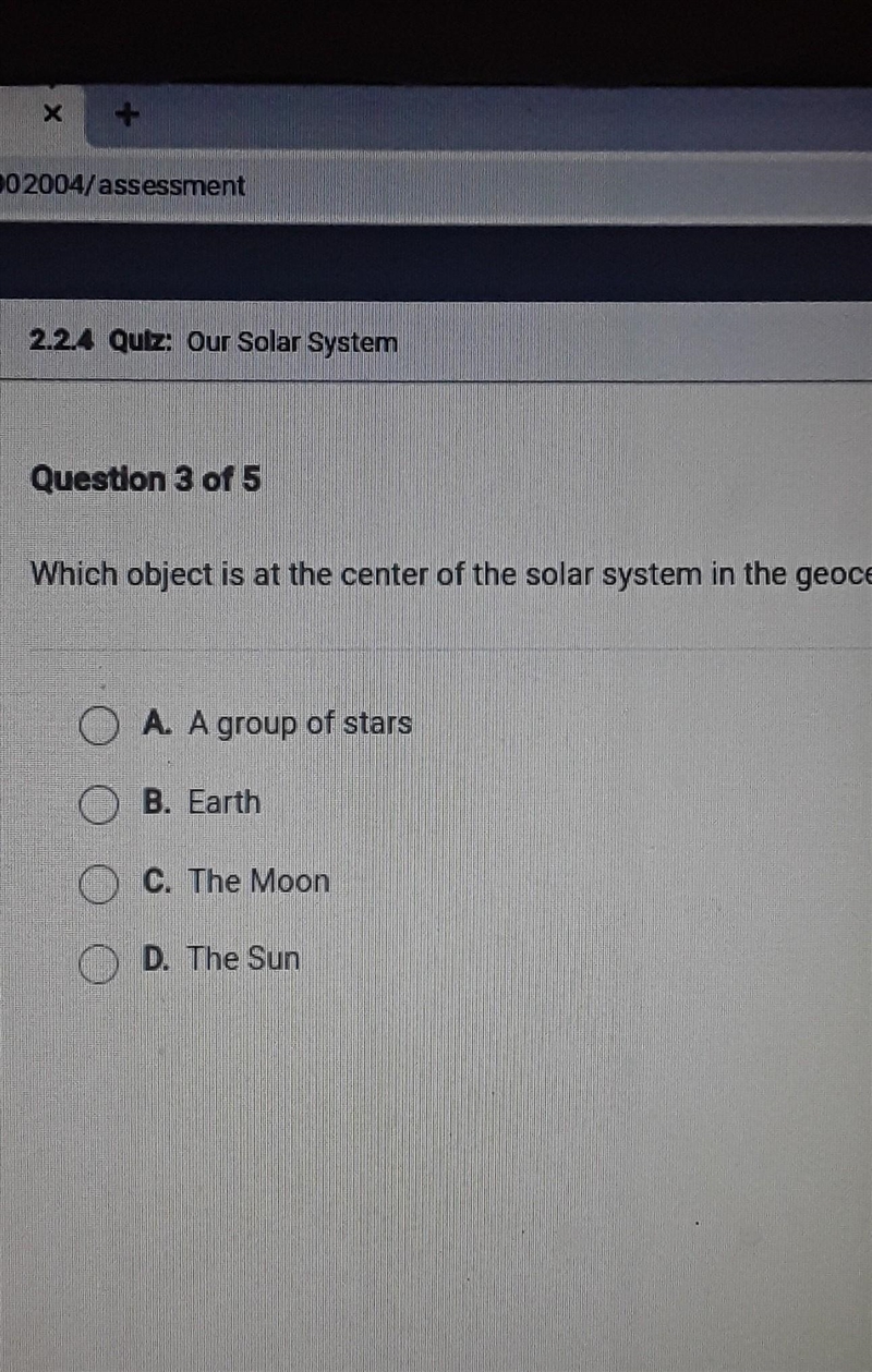 Which object is at the center of the solar system in the geometric model ​-example-1