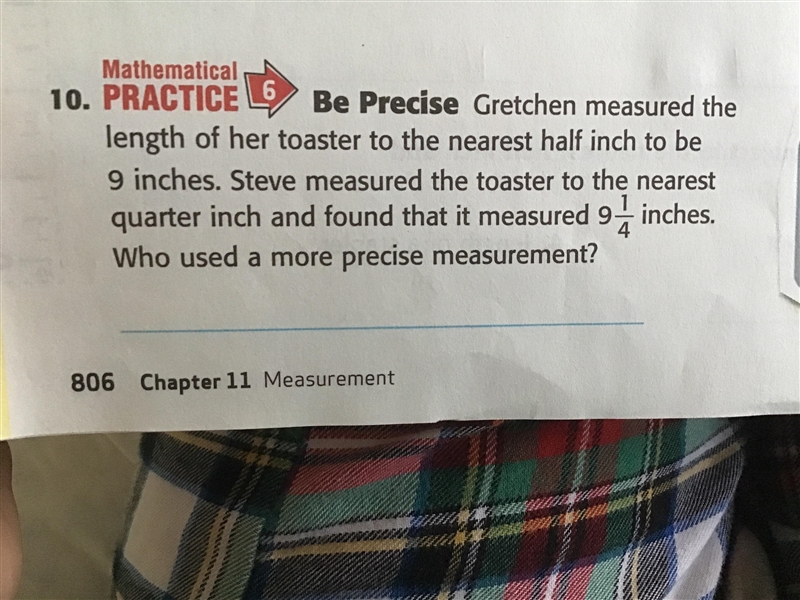 Gretchen measured the length of her toaster to the nearest half inch to be 9 inches-example-1