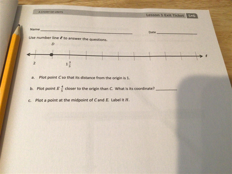 Use number line f to answer the questions.-example-1