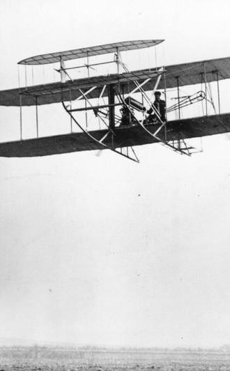 Image of a wright brothers plane​-example-1