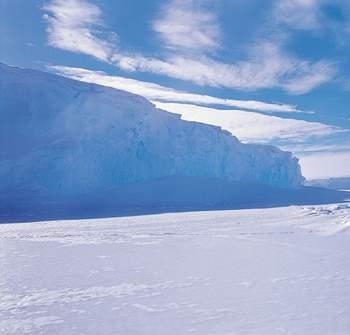 The glacier given in this picture is an example of which type? alpine glacier river-example-1