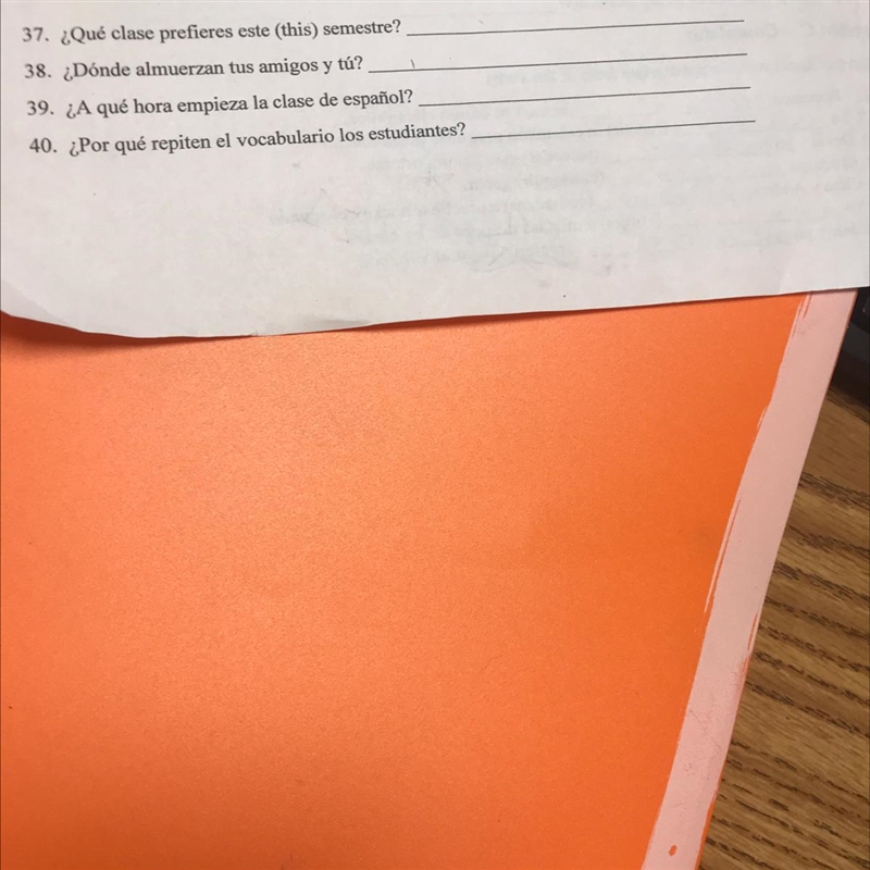 7. ¿Qué clase prefieres este (this) semestre? 9. ¿Dónde almuerzan tus amigos y tú? . ¿A-example-1