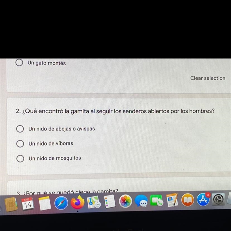 2. ¿Qué encontró la gamita al seguir los senderos abiertos por los hombres?-example-1