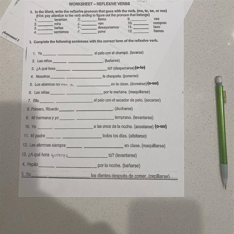 PLEASE HELP ME WITH THIS SPANISH WORKSHEET its asking for the first questions the-example-1