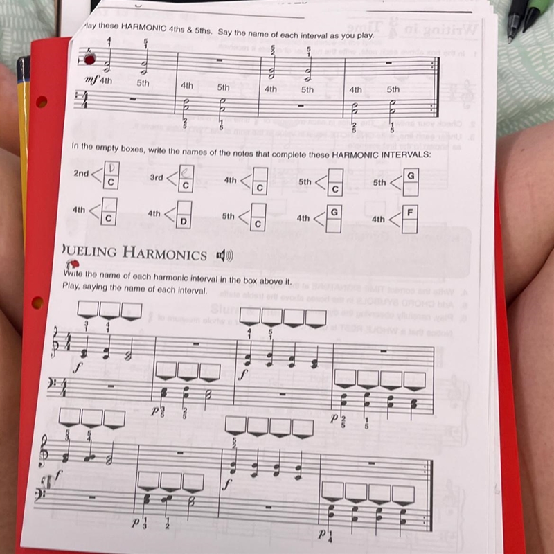 Hey im doing a piano assignment and i need some help on intervals! can someone explain-example-1