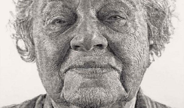 what process did chuck close employ in his portrait fanny? a. molding b. pen-and-ink-example-1