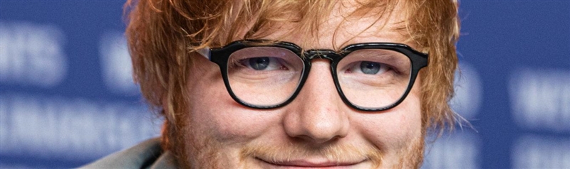 Ed sheeran takes a peeky-example-1