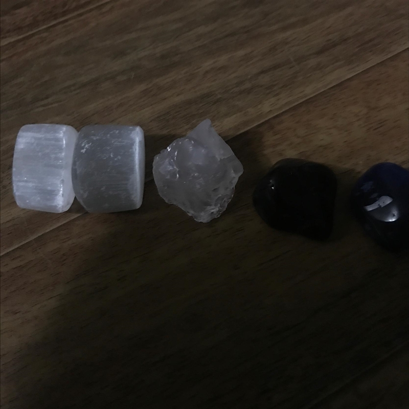 Hey looking for crystal people i got these as a gift and I’m wondering what they are-example-1